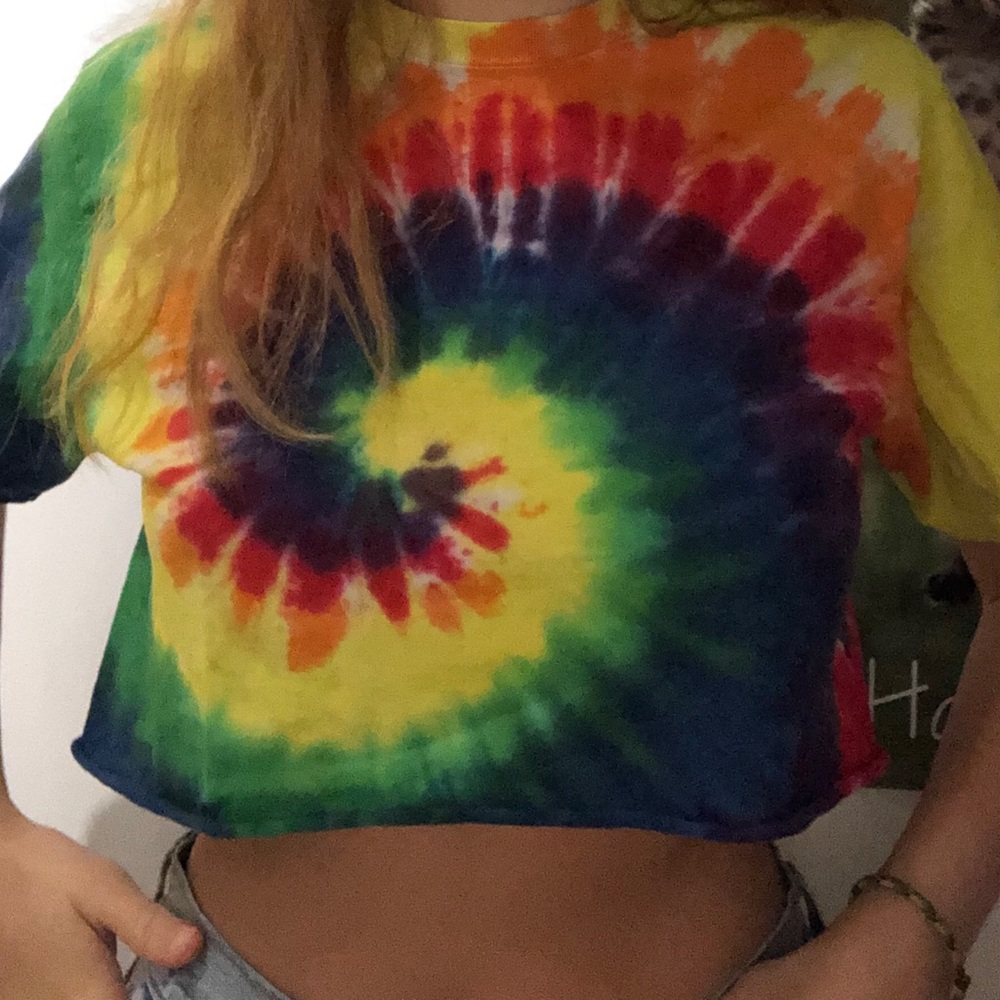 super trendy tye dye crop top